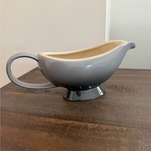 Le Creuset Heritage Gravy Boat | Color Oyster
